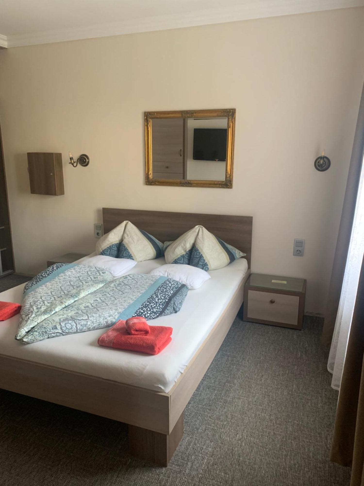 Aradi Vendeghaz Hotel Mişcolţ Exterior foto