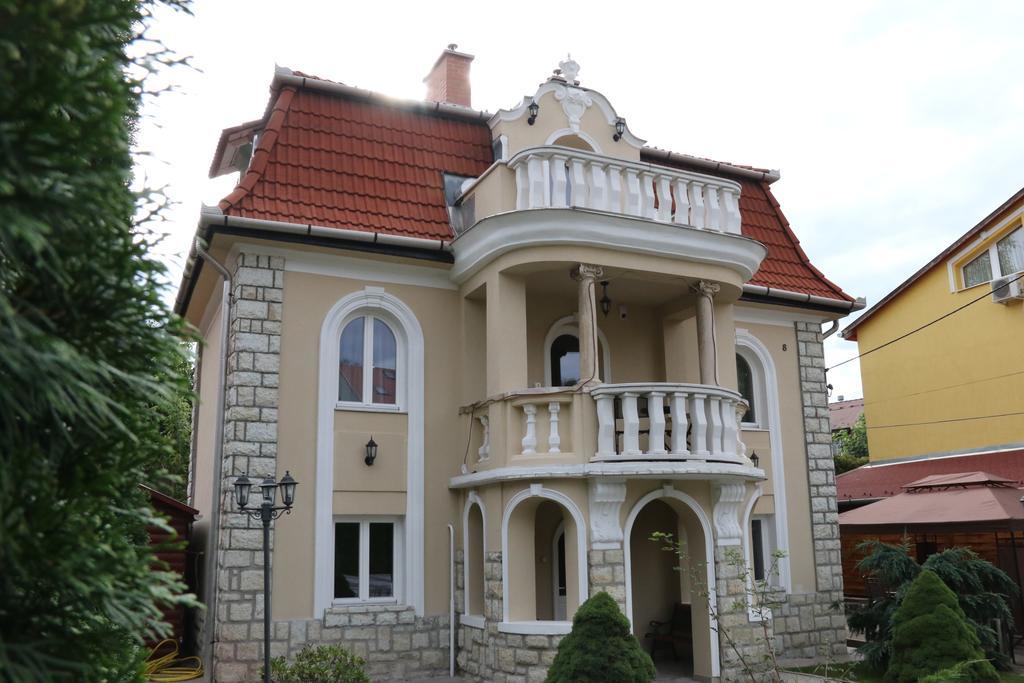Aradi Vendeghaz Hotel Mişcolţ Exterior foto