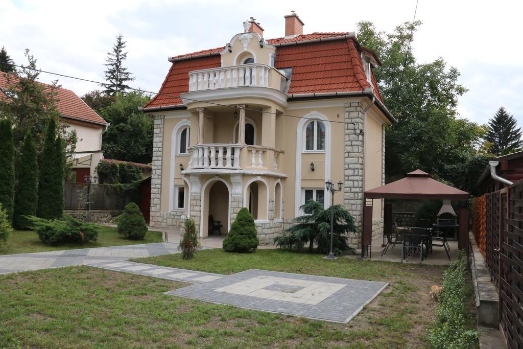 Aradi Vendeghaz Hotel Mişcolţ Exterior foto