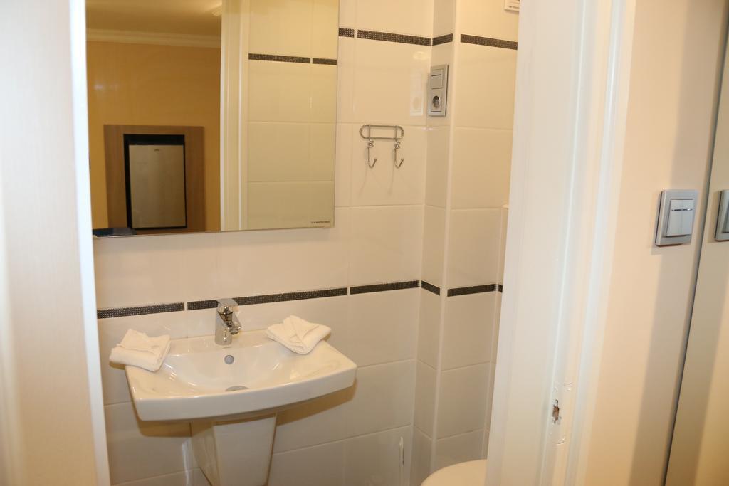Aradi Vendeghaz Hotel Mişcolţ Cameră foto