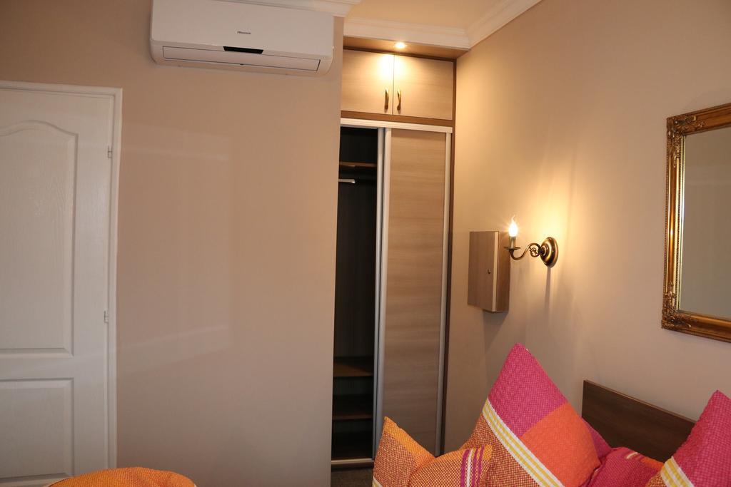 Aradi Vendeghaz Hotel Mişcolţ Cameră foto