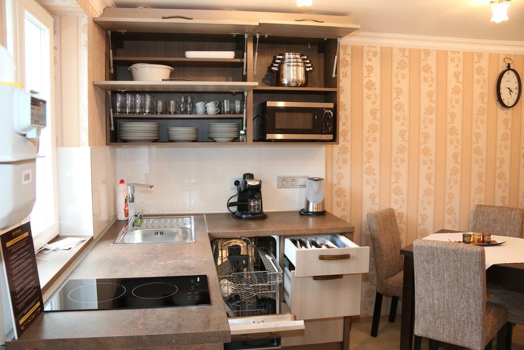Aradi Vendeghaz Hotel Mişcolţ Exterior foto